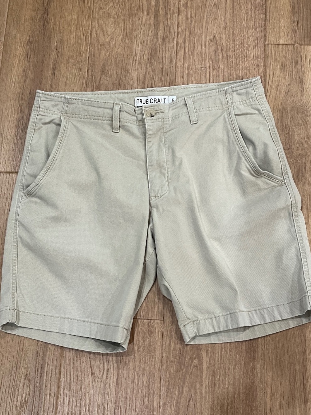Men’s true craft khaki shorts size 34
